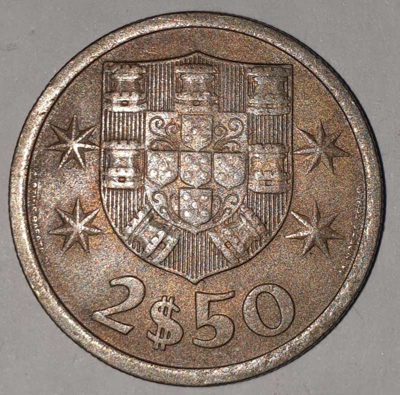 1965 - 2.5 ESCUDOS - 2$50 - 2 1/2 - PORTUGAL - PORTUGUESA - KM#590 - COPPER-NICKEL - PORTUGUESE